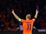 timnas-belanda-arjen-robben-11-mencetak-gol-penalti-ke-gawang-swedia_20171011_061400.jpg