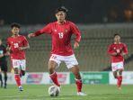 timnas-u23-indonesia-hanis-saghara-tengah.jpg