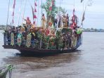 tradisi-perang-laluhan-di-sungai-kapuas-kabupaten-kualakapuas-kalteng-selasa-2132017_20170321_151444.jpg