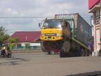 truk-jungkit-km-11-martapura.jpg