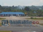tujuh-mobil-ambulans-yang-sudah-standby-di-makolanud-tarakan_20161127_153746.jpg