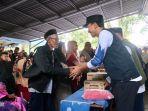 uasana-ketika-H-Saidi-Mansyur-sapa-warga-terdampak-Banjir-di-Sungai-Tabuk.jpg