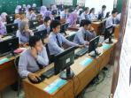 ujian-nasional-komputer-online-2015-smkn-1-banjarmasin_20150413_092411.jpg
