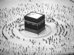 umat-muslim-mengitari-kabah-saat-melakukan-tawaf-ibadah-haji-dengan-protokol-kesehatan.jpg