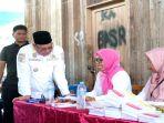 upati-Kotabaru-H-Sayed-Jafar-SH-memantau-pelaksanaan-pemungutan-suara-di-TPS.jpg