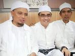 ustadz-abdul-somad-bersama-ustadz-arifin-ilham_20180312_094852.jpg