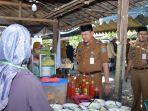 v-dddPj-Bupati-HSS-saat-di-Warung-Amal-menghadiri-ed.jpg