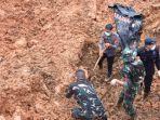 v1Upaya-Evakuasi-Korban-di-area-pertambangan-emas-des.jpg