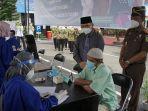 vaksinasi-covid-19-di-kejari-hss.jpg