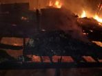 wa-kota-tewas-terpanggang-saat-rumahnya-terbakar-di-pulaulaut-tengah_20170831_093809.jpg