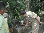 wabup-hss-h-ardiansyah-memantau-pembangunan-desa_20170904_175258.jpg