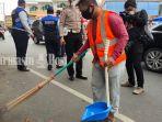 warga-menjalani-sanksi-perwali-nomor-68-tahun-2020-di-kota-banjarmasin-192020.jpg