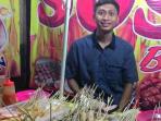 wirausahawan-sosis-bakar-m-aries-zara_20150422_152429.jpg