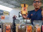 wisata-kalsel-biji-kopi-borneo-di-jalan-sidodadi-2-kota-banjarbaru-selasa-08022022.jpg
