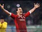 zlatan-ibrahimovic-saat-memperkuat-ac-milan.jpg