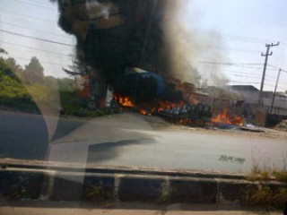 Bangunan Arjuna Travel Ikut Terbakar