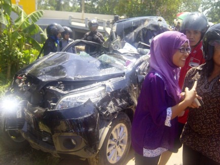 Pengemudi Terios Hanya Luka di Pelipis