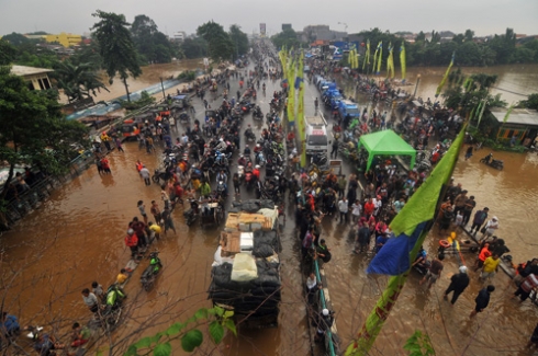 Kebanjiran, Jakarta Bak Kolam - foto3.jpg