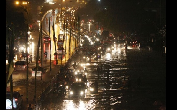 Kebanjiran, Jakarta Bak Kolam - foto61.jpg