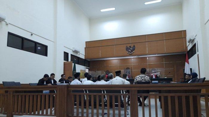 BREAKING NEWS 8 WN Iran Penyelundup Sabu 319 Kg ke Indonesia Divonis Mati