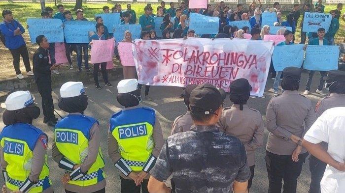 Unjuk Rasa: Mahasiswa di Kabupaten Bireuen Aceh Minta Pengungsi Rohingya Segera Dipindahkan!
