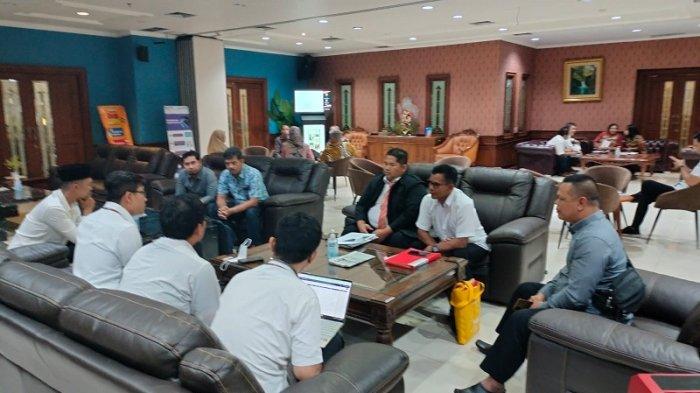 Cerita Guru Honorer di Nganjuk, Tunggu 21 Tahun Agar Diangkat Jadi PNS: Kami Mohon Pak Jokowi