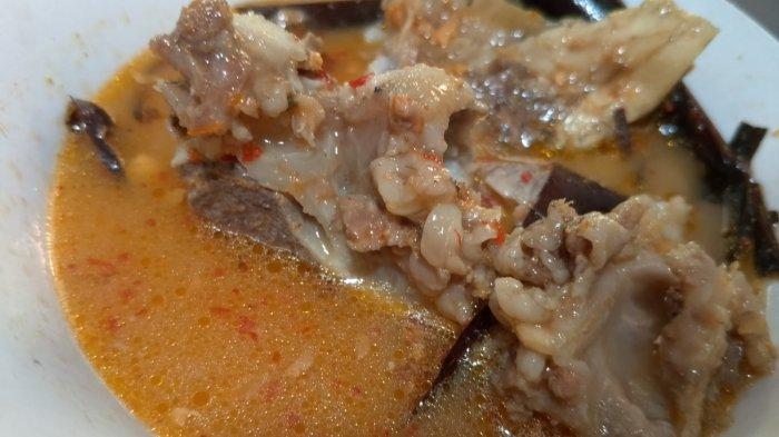 Angeun Lada merupakan kuliner khas Pandeglang, Banten yang turun temurun kerap disajikan di momen tertentu.