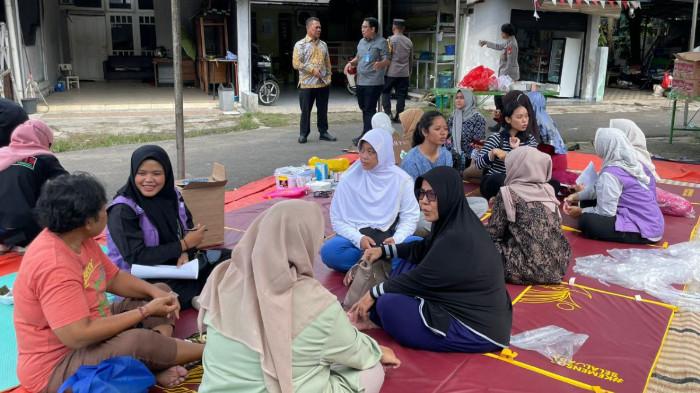 Dinsos Tangsel Berikan Layanan Trauma Healing Bagi Korban Kebakaran Asrama  Polri Serpong - Tribunbanten.com
