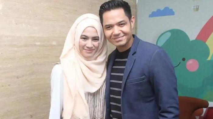 Dude Harlino dan Alyssa Soebandono.
