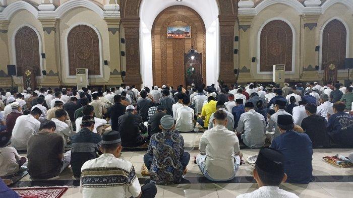 Tata Cara dan Bacaan Niat Sholat Idul Adha 2024 secara Berjamaah untuk Imam dan Makmum