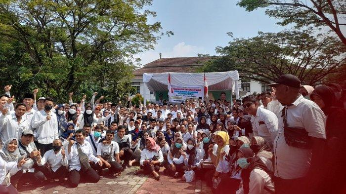 Tuntut Kepastian Status, Ratusan Tenaga Honorer Kota Serang Gelar Istighosah dan Doa Bersama