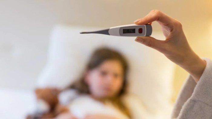 Jangan Langsung Dibawa ke Dokter, Ini Pertolongan Pertama saat Anak Demam dan Muntah