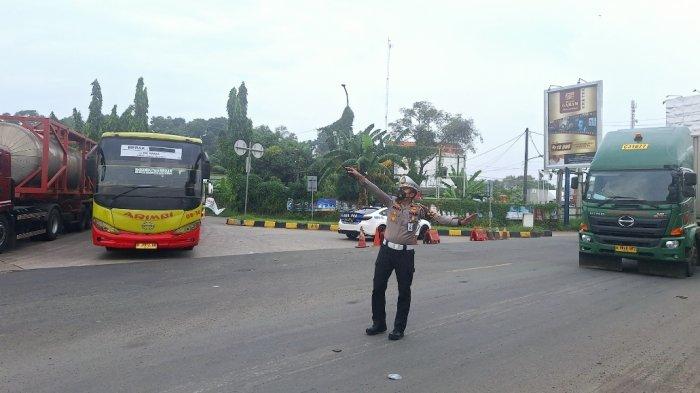 Ada Perbaikan Jalan Cikuasa Atas, Polres Cilegon Arahkan Mobil dari Lampung ke Suralaya-Bojonegara