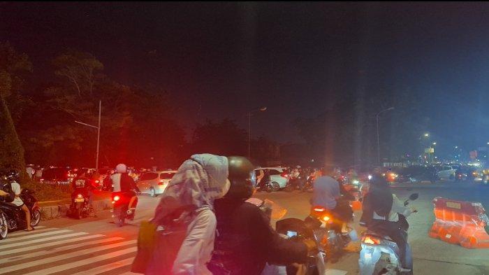 BREAKING NEWS: Sambut Tahun Baru 2025, Warga Kota Cilegon Turun ke Jalan, Macet Tak Terhindarkan!