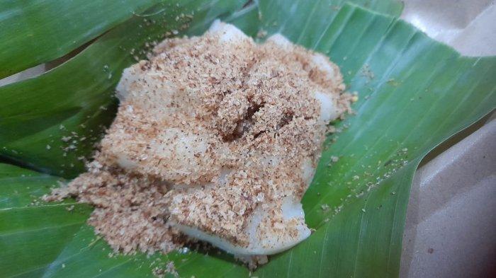 Bulan Ramadan membawa berkah tersendiri untuk para pedagang ketan bintul di Kota Serang.