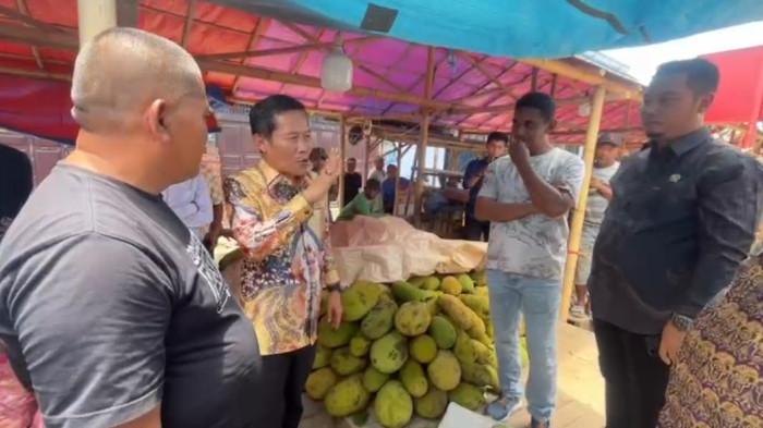 Ketua DPRD Kota Serang Ingatkan Bahaya Pedagang Berjualan di Atas Pipa Gas Pasar Rau