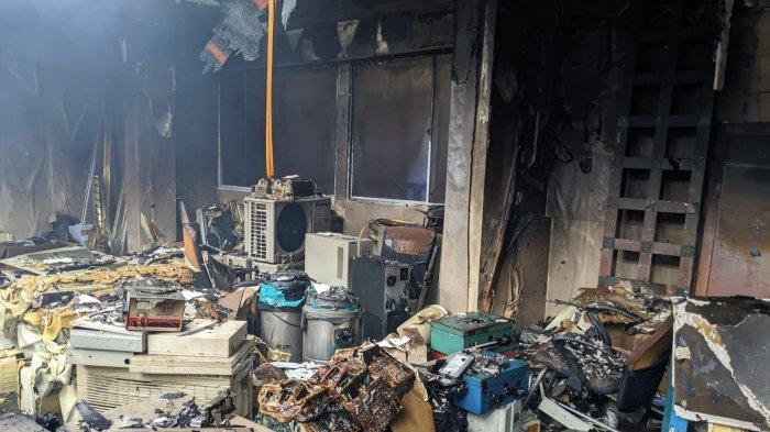 Lantai 2 Kantor Bank di Serang Hangus Dilahap Si Jago Merah, Dokumen dan Surat Berharga Terbakar