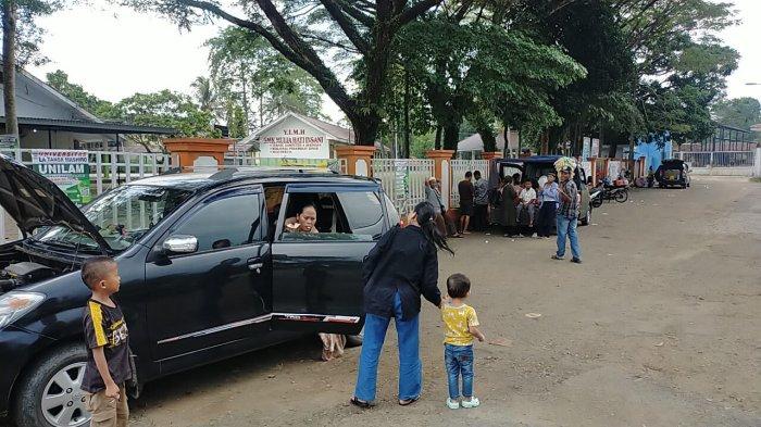 Wisatawan Asal Tangerang Pilih Rehat daripada Terjebak Macet di Jalur Rangkasbitung-Pandeglang