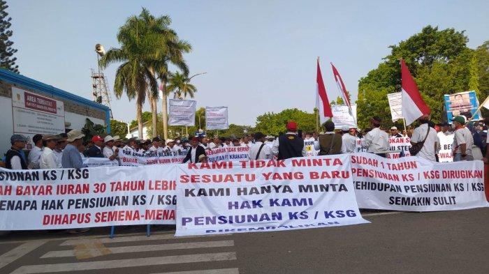 Ratusan Pensiunan KS Group Ancam Demo ke Jakarta Jika Hak Pensiun Tak Dipenuhi