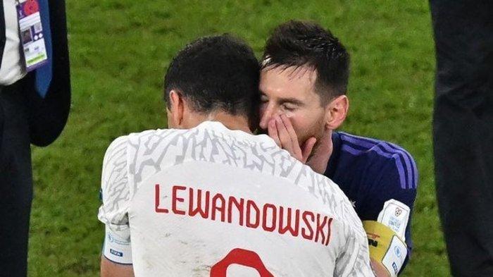 Argentina dan Polandia Lolos 16 Besar Piala Dunia 2022, Messi Kepergok Bisik-bisik ke Lewandowski