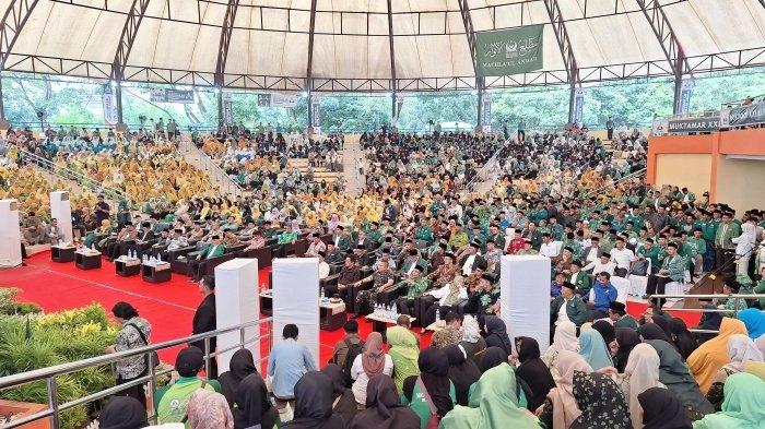 Suasana Muktamar XXI Mathla’ul Anwar yang dirangkaikan dengan Musyawarah Nasional VI Muslimat Mathla’ul Anwar, Plaza Aspirasi KP3B, Kota Serang, Sabtu (11/4/2026)