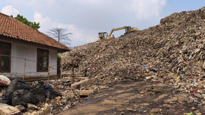 Wali Kota Tangsel Janji Bangun Jaringan Air Bersih di Sekitar TPA Cipeucang Tahun 2026