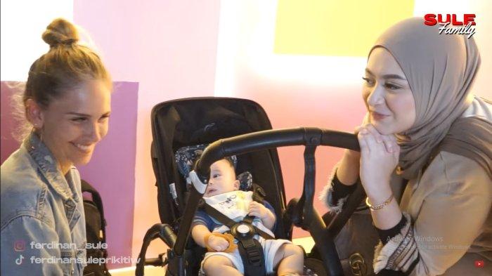 Diajak Ngobrol Bule Prancis, Baby Adzam Bingung Sampai Hampir Nangis, Nathalie Holscher Ngakak: Aduh