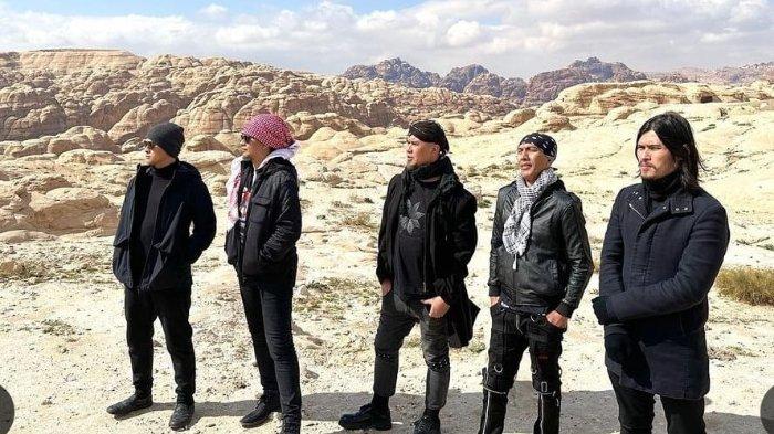 Sebelum Umrah ke Tanah Suci, Dewa 19 Versi Virzha Kompak Ngebolang Dulu ke Yordania-Palestina