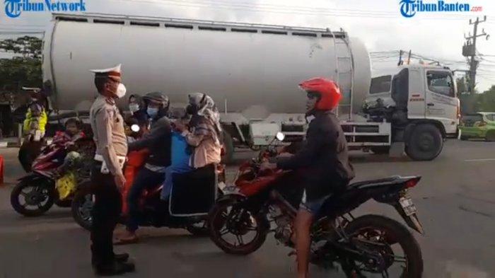 Aksi Unjuk Rasa Buruh di Depan Kantor Gubernur, Polisi Alihkan Jalan Menuju KP3B