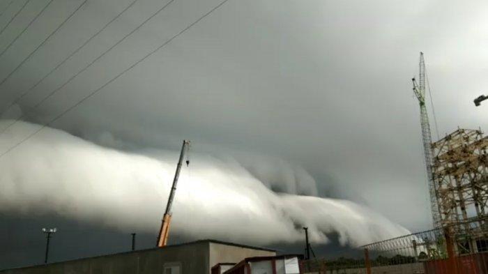 Fenomena Awan Raksasa Mirip Tsunami Selimuti Langit Aceh, Berikut Penjelasan BMKG
