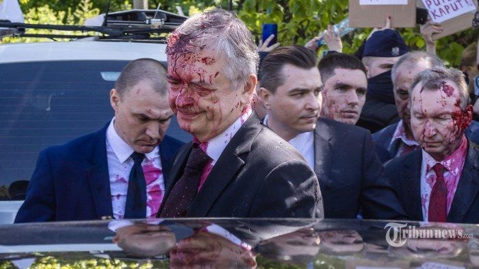 Diserang! Dubes Rusia di Polandia Anggap Terima Sirup Simbol Sandiwara di Bucha Ukraina