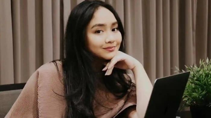 LPDP - Penyanyi Gita Gutawa juga menjadi bagian dari alumni LPDP. Putri musisi Erwin Gutawa ini menyelesaikan studi S2 di London School of Economics and Political Science (LSE) dengan jurusan Culture and Society pada 2015.