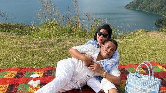 Kebersamaan dengan Istri Jarang Disorot, Hotman Paris Bagikan Momen Mesranya, Netizen Malah Iba