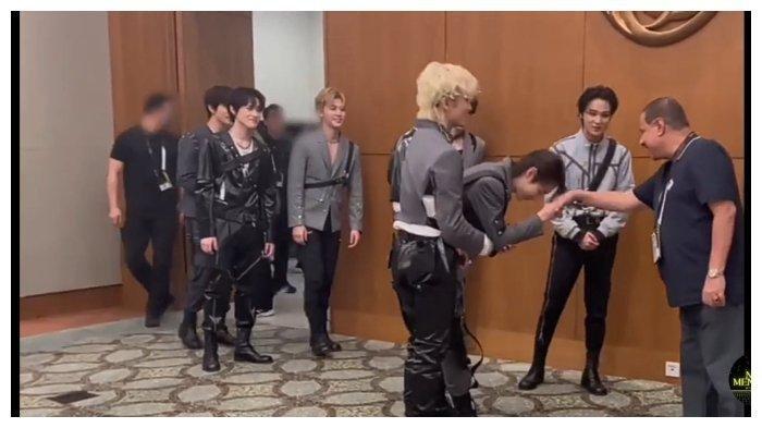 Tak Disangka-sangka, Member NCT Dream Antre Salim Cium Tangan Pak Muh Ayah Fadil Jaidi, Fans Heboh